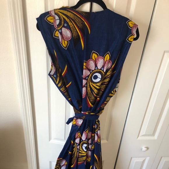 Dazzling blue ethnic print wrap dress - Picture 5 of 6